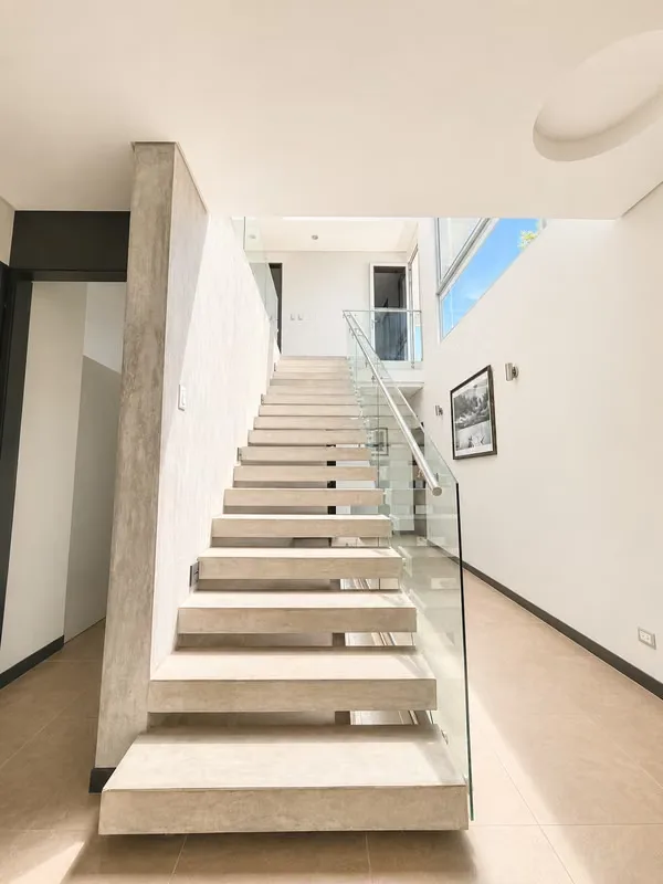 Elegante residencia de estilo contemporáneo, ubicada en uno de los residenciales de alta plusvalía de la zona, con excelente ubicación cerca del Aeropuerto Internacional Juan ..., photo 7
