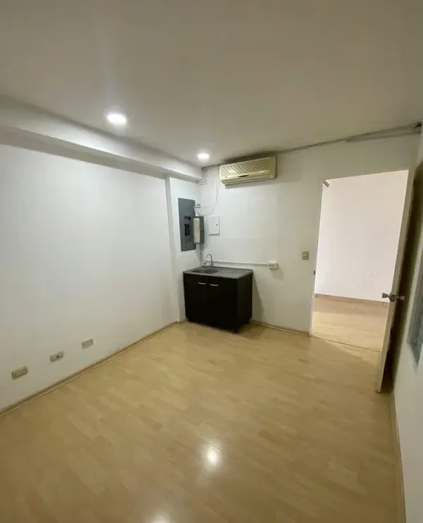 Alquiler de local comercial en Guachipelín de Escazú. Complejo privado de locales y oficinas con una magnífica ubicación, photo 3