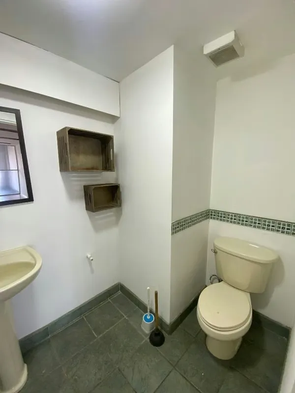 Alquiler de local comercial en Guachipelín de Escazú. Complejo privado de locales y oficinas con una magnífica ubicación, photo 5