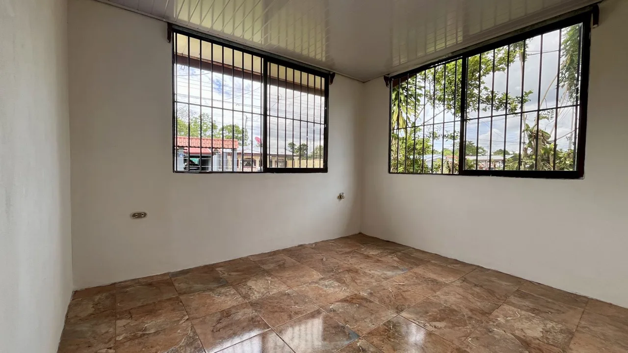 House for Sale in Palmares, Perez Zeledon: Property with Large Flat Lot and Fruit Trees, photo 11