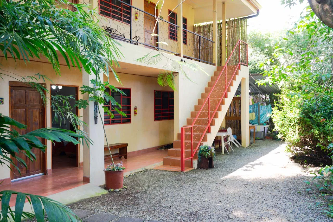 14 ROOM HOTEL WALKING DISTANCE TO THE BEACH IN DOMINICAL