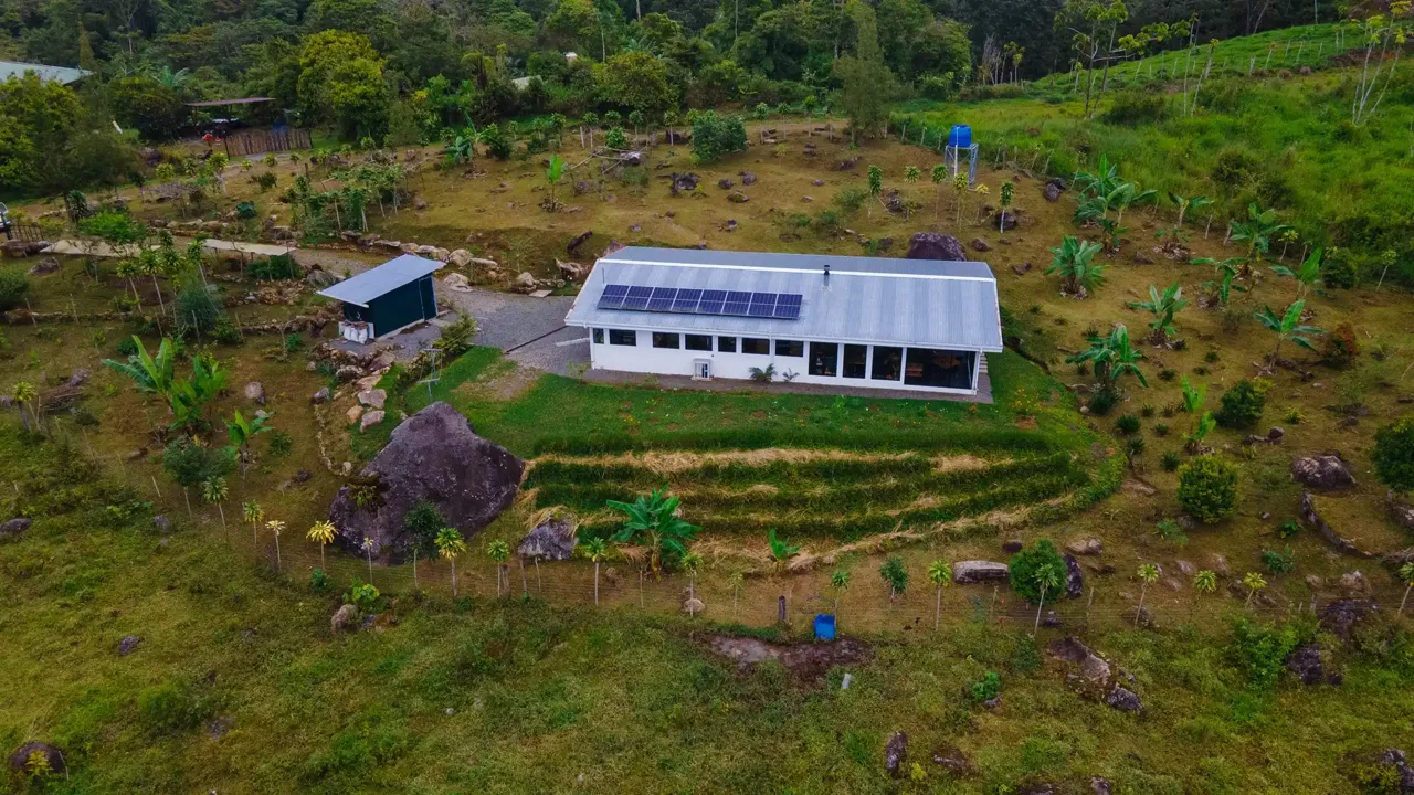 Modern Off Grid Home Near Buenos Aires Costa Rica