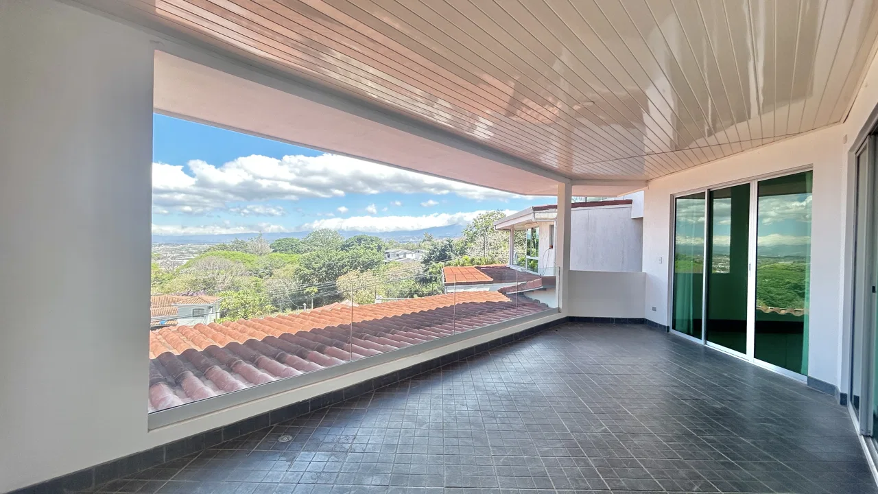 🏢 ¡Alquiler de Apartamento 3 Hab. 2,5 Baños en Condominio en Guachipelín Norte! 🏢
