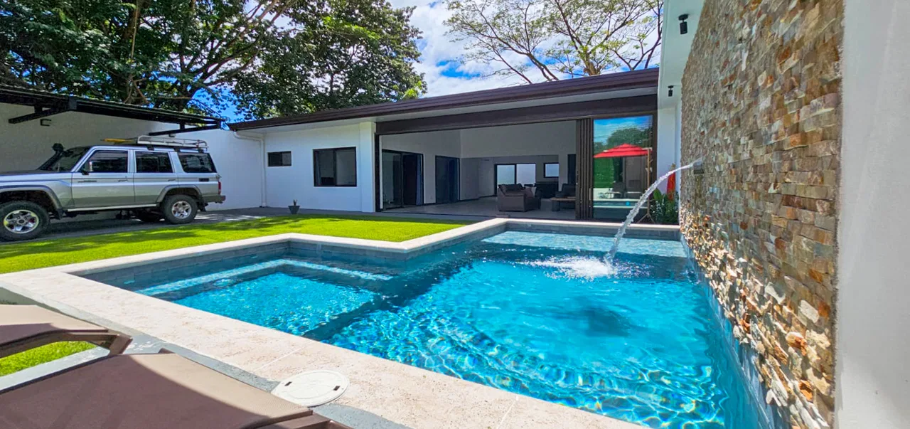Casa Esplenda, A Modern Spacious & Private 3bed 3bath Home