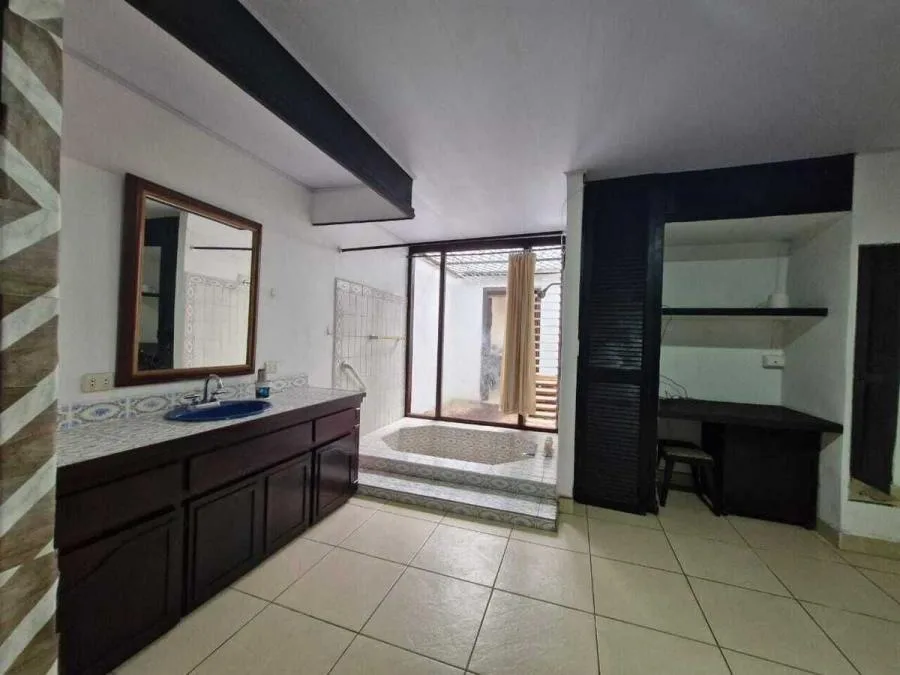 Venta de casa con uso mixto en Bello Horizonte, Escazu US$ 265,000 #TH1271 - Venta en Escazú, photo 9