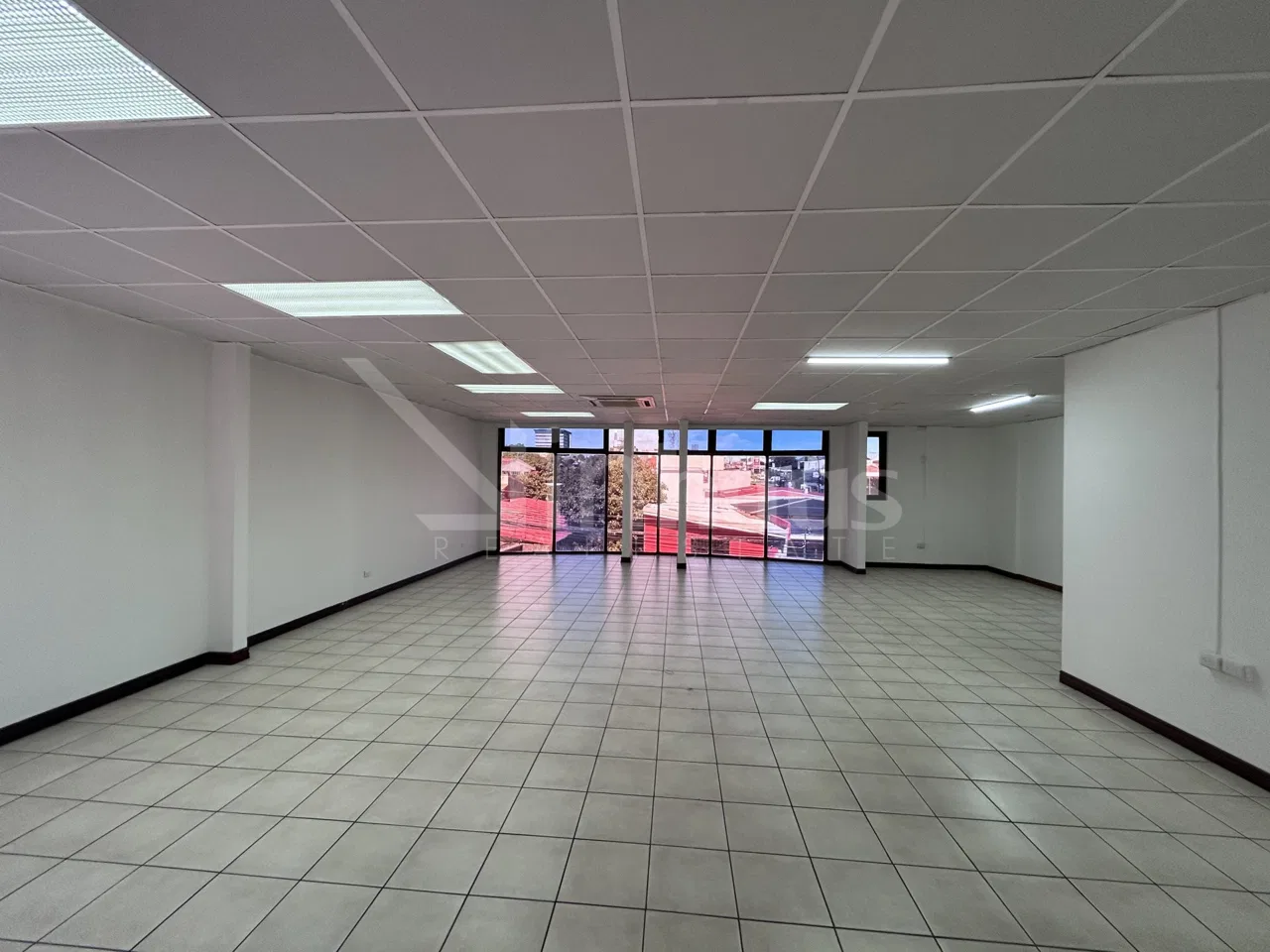 Alquiler de Oficina detrás de Paseo Colón