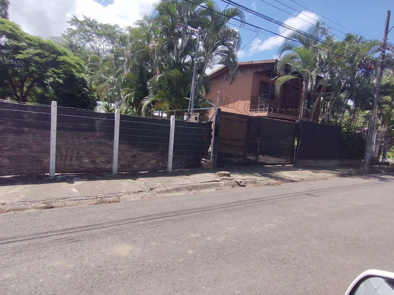 INVESTMENT OPPORTUNITY: PRIME PROPERTY WITH SINGLE FAMILY HOME AND 4 APARTMENTS NEAR GROWING COMMERICIAL AREA | Costa Rica Real Estate | Jaco Realty