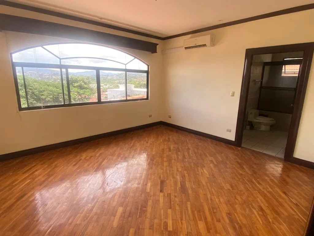 Excelente ubicación Miravalles con solo 5 viviendas. Guarda 24 horas. Fácil acceso a la Routa 27, Multiplaza, Districto 4 y otros., photo 12
