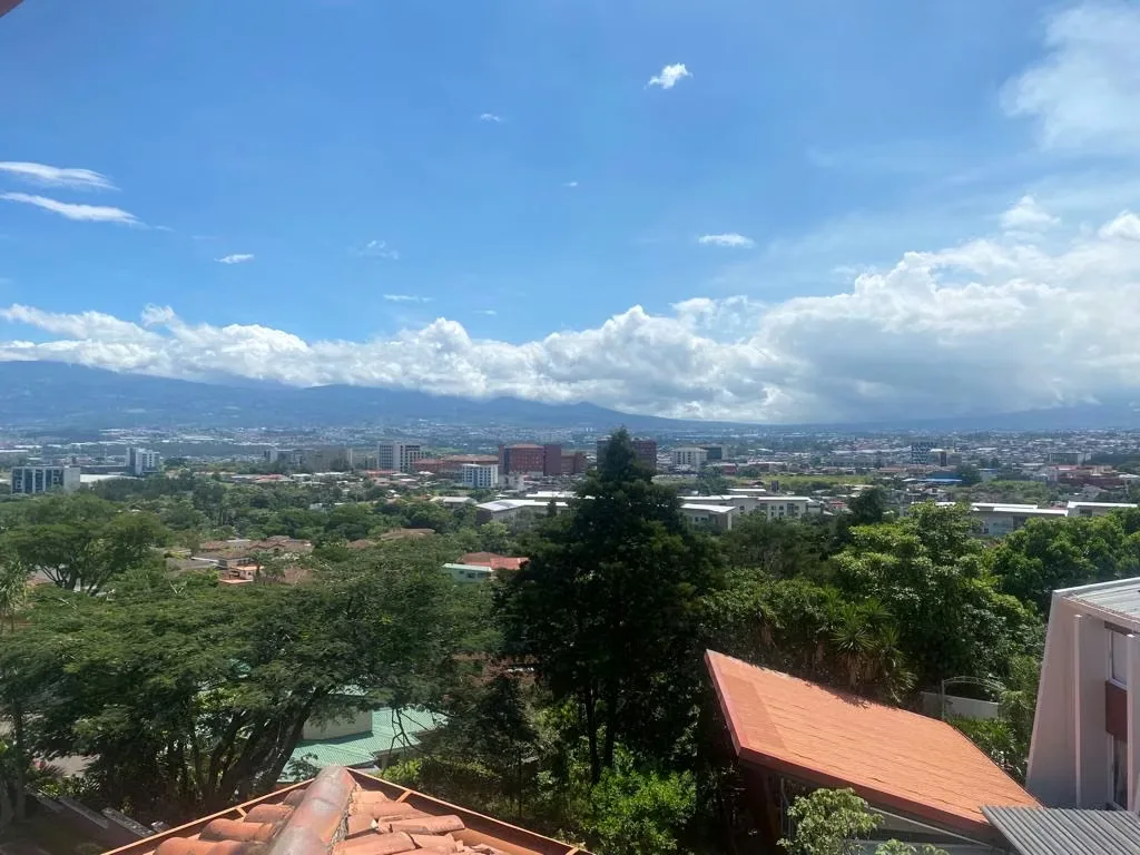 Excelente ubicación Miravalles con solo 5 viviendas. Guarda 24 horas. Fácil acceso a la Routa 27, Multiplaza, Districto 4 y otros., photo 3