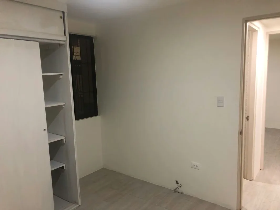 Excelente ubicación en primera planta, ideal para quienes buscan comodidad y cercanía a todo. Cuenta con 2 dormitorios, un baño, sin cochera. Zona estratégica y segura, cerca de ..., photo 2
