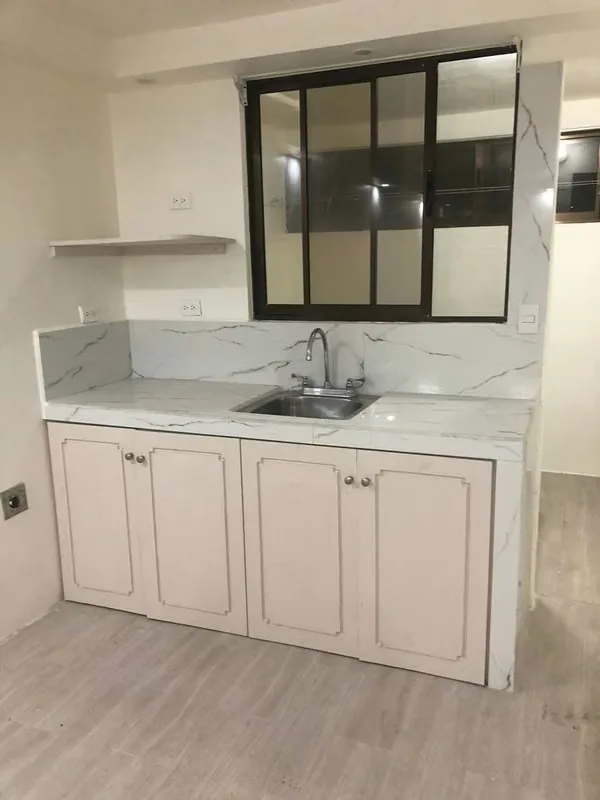 Excelente ubicación en primera planta, ideal para quienes buscan comodidad y cercanía a todo. Cuenta con 2 dormitorios, un baño, sin cochera. Zona estratégica y segura, cerca de ..., photo 4
