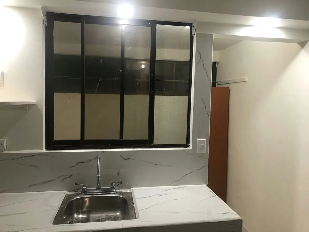 Excelente ubicación en primera planta, ideal para quienes buscan comodidad y cercanía a todo. Cuenta con 2 dormitorios, un baño, sin cochera. Zona estratégica y segura, cerca de ..., photo 6