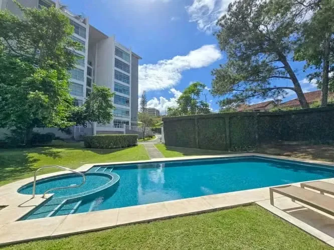 Apartamento en 1er nivel con terraza grande en Bello Horizonte Escazú
