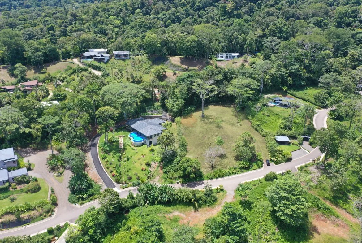 BUILDING PROPERTY WITH BEACH VIEWS IN LA COLONIA – 1.25 ACRES, photo 4