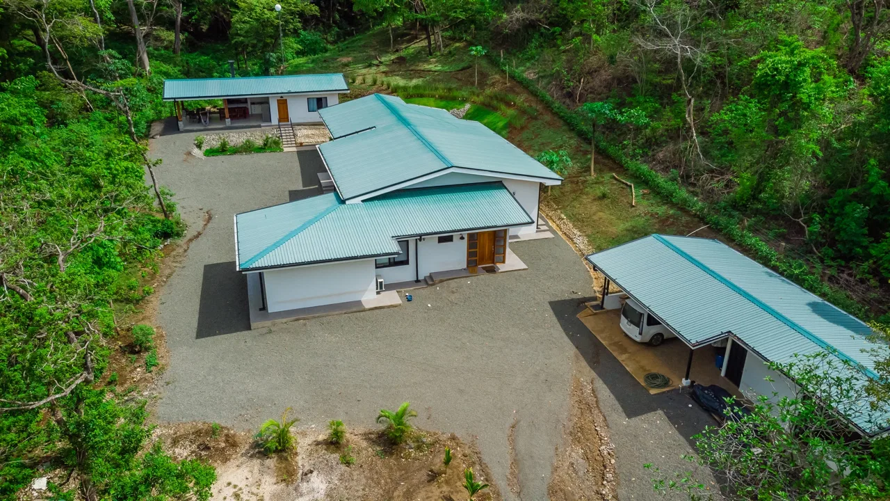 Main 3BR Home and Guest House on 3.7 Acres Lot