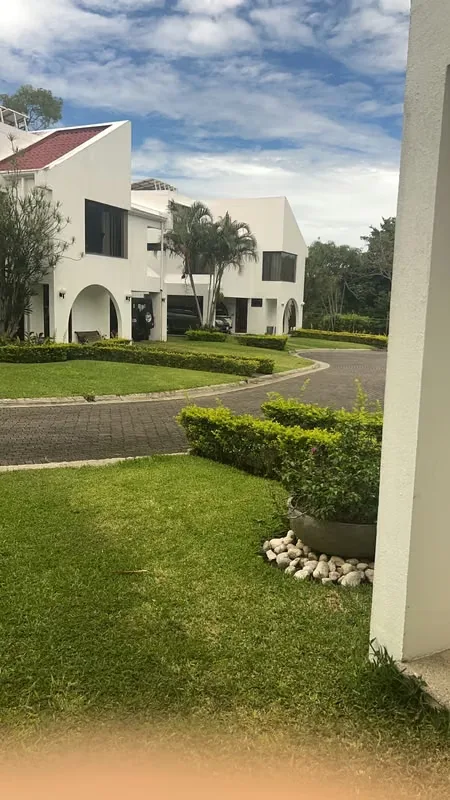 CASA EN ALQUILER – RÍO ORO, SANTA ANA