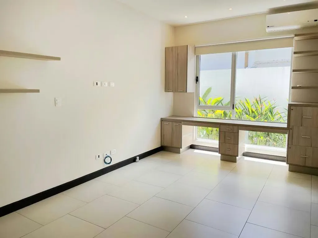 SALE HOUSE OF A PLANT IN EXCLUSIVE CONDO, photo 11