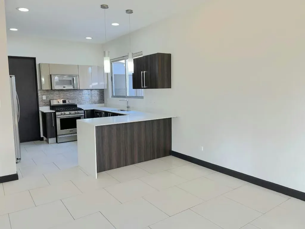 SALE HOUSE OF A PLANT IN EXCLUSIVE CONDO, photo 8