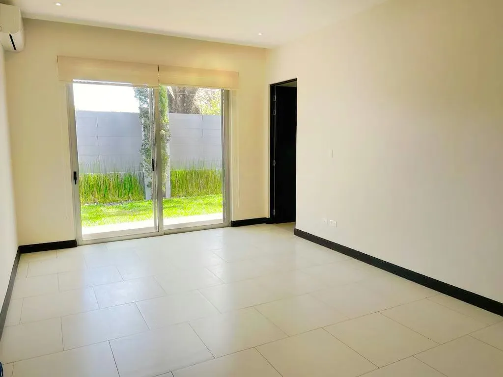SALE HOUSE OF A PLANT IN EXCLUSIVE CONDO, photo 10