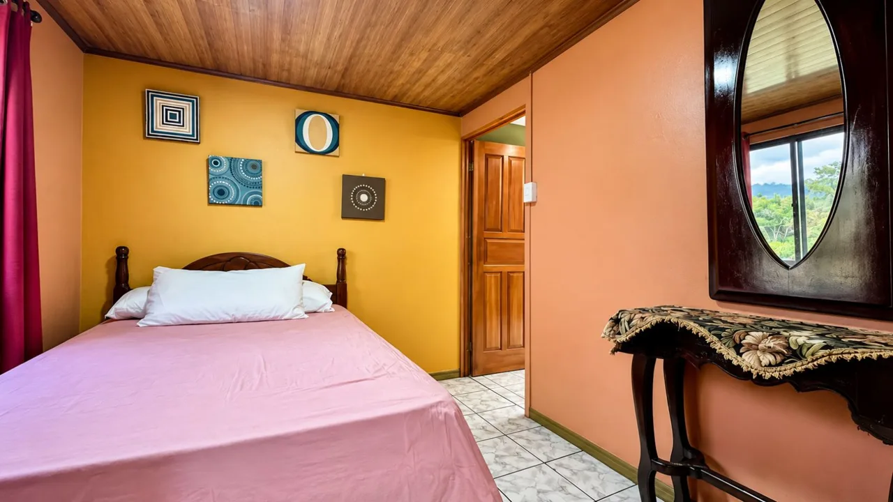 House for Sale in Barrio Las Americas, Perez Zeledon: Central Location and Immediate ROI Investment Property, photo 8