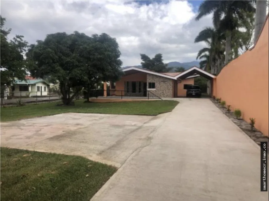 VENTA DE CASA INDEPENDIENTE - SANTA ANA