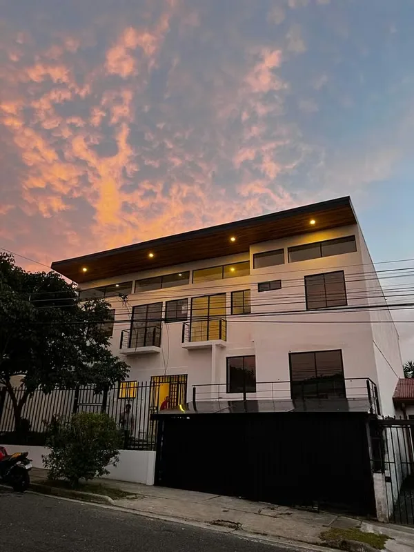 New one-room apartment with contemporary finishes is rented. Located in a very safe and quiet urbanization, with access to recreational park. The price includes water, light and laundry ..., photo 3