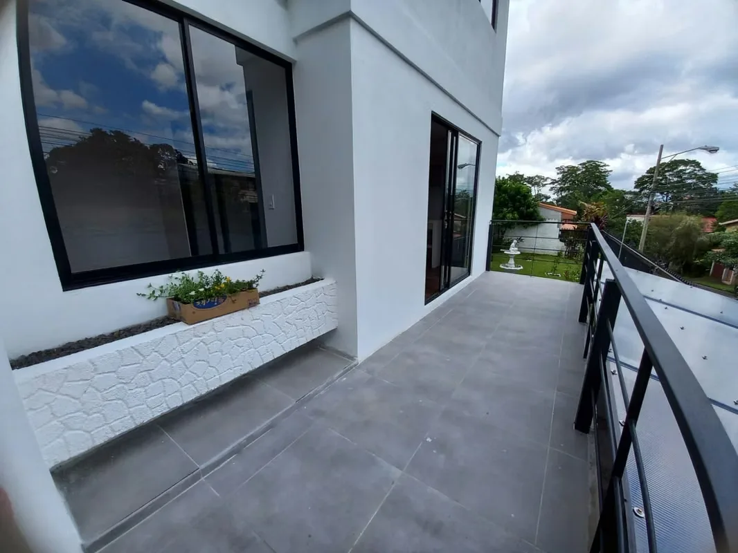 New one-room apartment with contemporary finishes is rented. Located in a very safe and quiet urbanization, with access to recreational park. The price includes water, light and laundry ..., photo 4