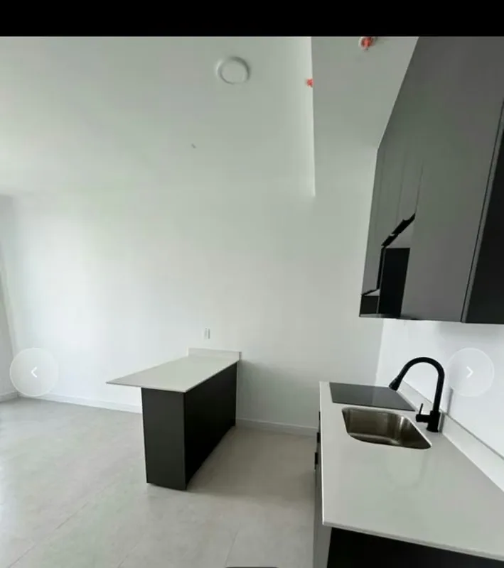 Excelente oportunidad de alquiler en uno de los desarrollos más modernos de La Sabana. Unidad totalmente nueva en el piso 23 con excelente iluminación natural, ventilación y vista ...