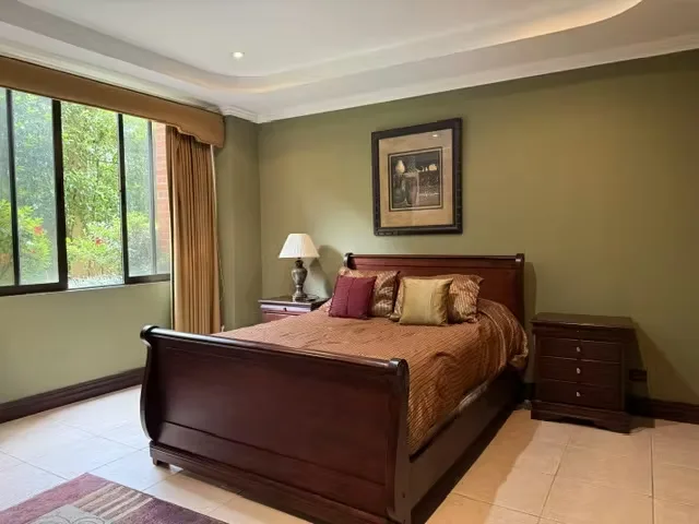 Este exclusivo apartamento en venta en San Rafael de Escazú se distingue por sus acabados de lujo y su ubicación privilegiada. La propiedad se encuentra en una zona tranquila, con ..., photo 11