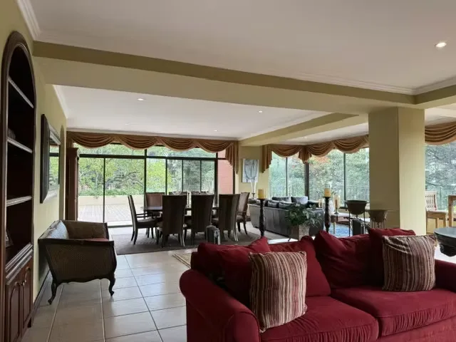 Este exclusivo apartamento en venta en San Rafael de Escazú se distingue por sus acabados de lujo y su ubicación privilegiada. La propiedad se encuentra en una zona tranquila, con ..., photo 3