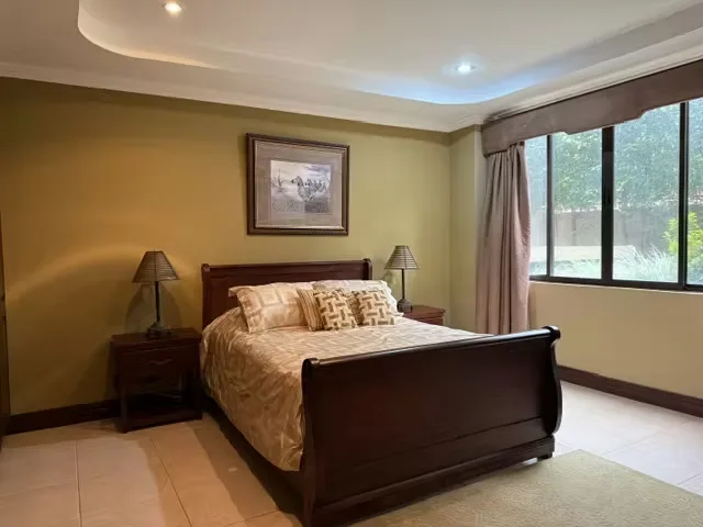 Este exclusivo apartamento en venta en San Rafael de Escazú se distingue por sus acabados de lujo y su ubicación privilegiada. La propiedad se encuentra en una zona tranquila, con ..., photo 9
