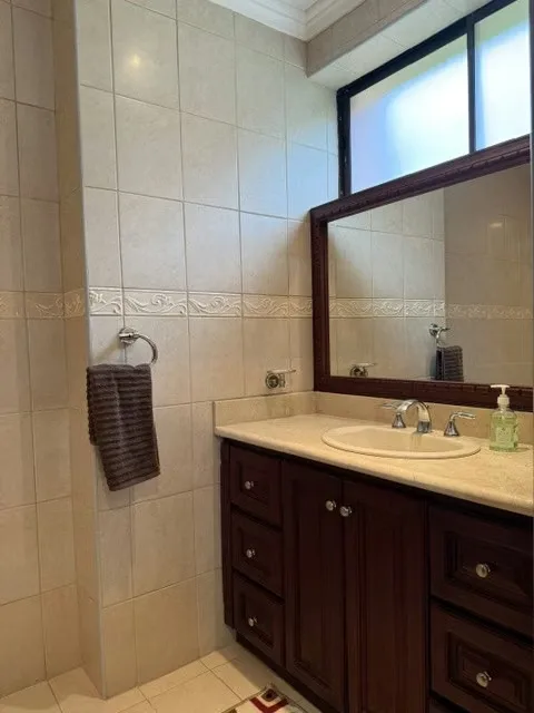 Este exclusivo apartamento en venta en San Rafael de Escazú se distingue por sus acabados de lujo y su ubicación privilegiada. La propiedad se encuentra en una zona tranquila, con ..., photo 10