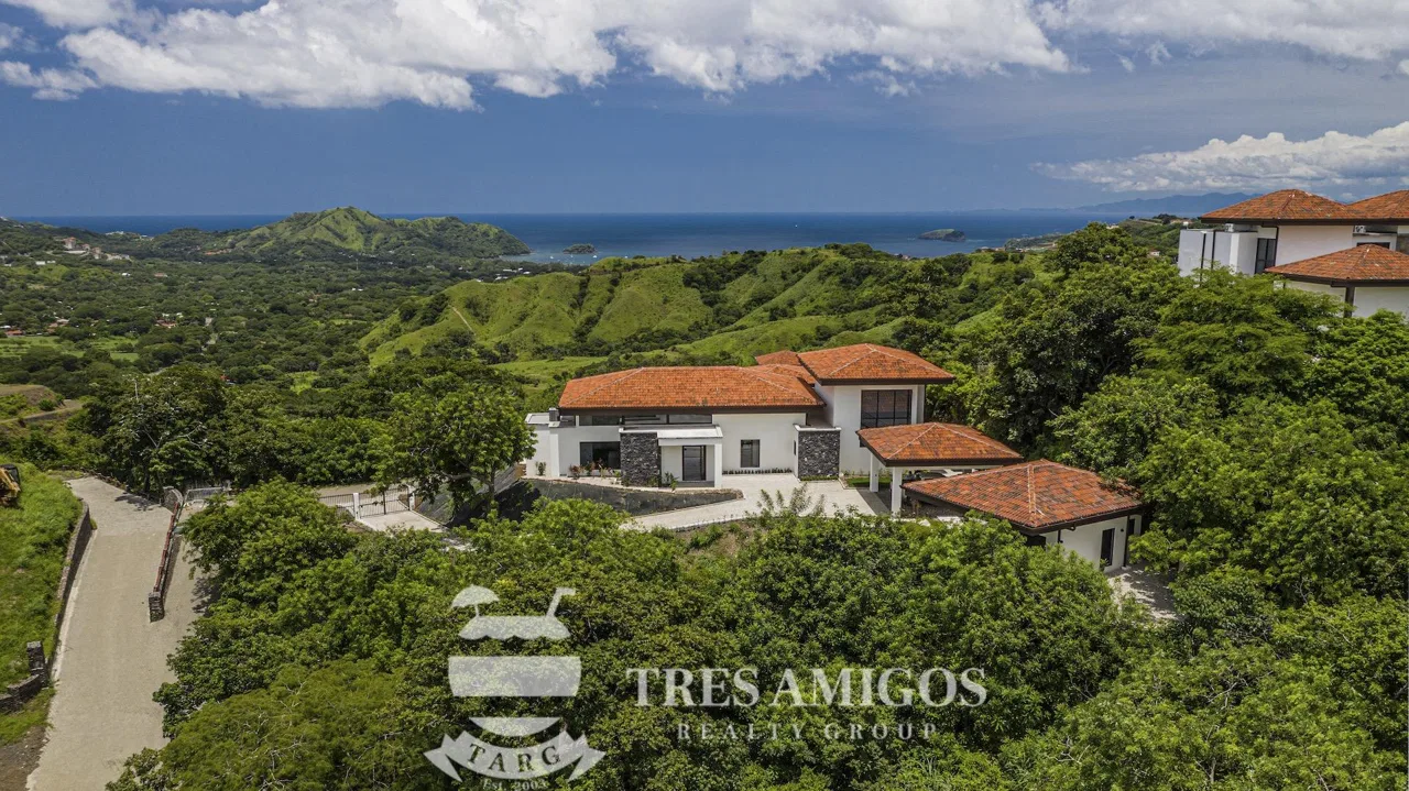 CASA ALTO VERDE Ladera del Mar Lot 10 RR