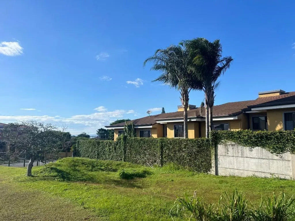 bello Lote en un Residencial exclusivo , con acceso privado , calle de entrada con más de 12 metros con aceras y jardineras. Lugar tranquilo y lleno de paz , hacen de este Lote el ..., photo 2