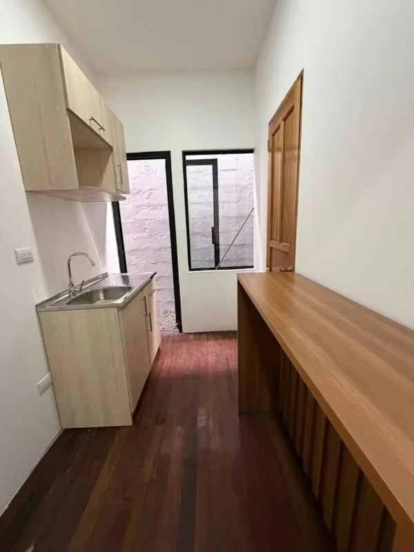 SE ALQUILA apartamento remodelado en Zapote, muy cerca de la Casa Presidencial, la Universidad Veritas y fácil acceso a la UCR. Ubicación céntrica con facilidad de transporte ..., photo 3