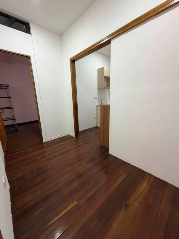 SE ALQUILA apartamento remodelado en Zapote, muy cerca de la Casa Presidencial, la Universidad Veritas y fácil acceso a la UCR. Ubicación céntrica con facilidad de transporte ..., photo 5