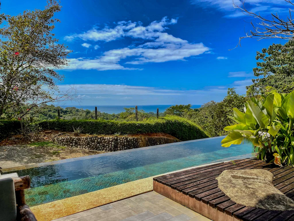 RENTAL VILLAS AND MAIN HOUSE WITH OCEAN AND MOUNTAIN VIEWS IN UVITA, photo 5