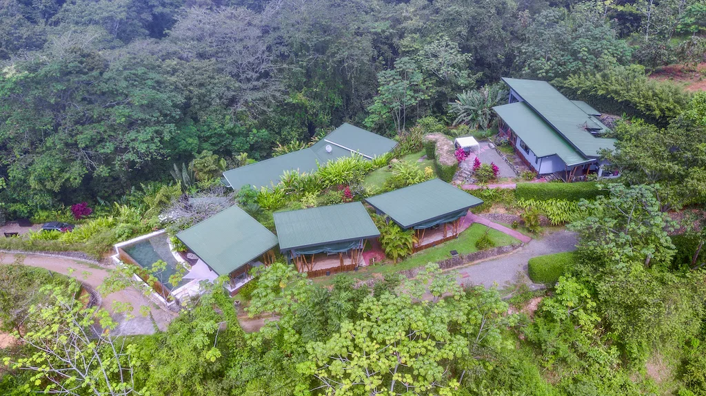 RENTAL VILLAS AND MAIN HOUSE WITH OCEAN AND MOUNTAIN VIEWS IN UVITA, photo 6
