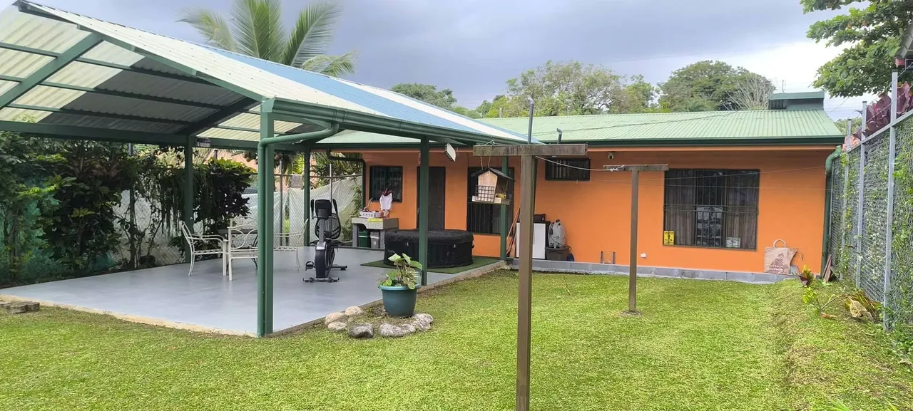 A gorgeous property with a beautiful house featuring 3 bedrooms and 2 bathrooms, located just 20 minutes from La Fortuna. The lot measures 627 m² (0.15 acres) and the construction is ..., photo 6