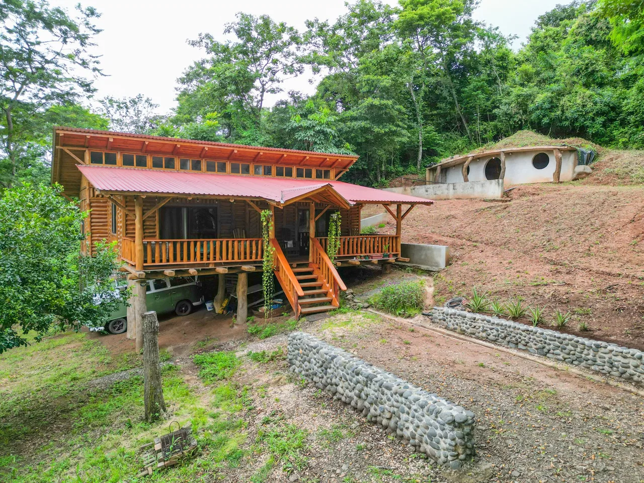 Casa de Madera & Casa Hobbit, Tamarindo