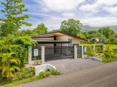 Uvita Tropical Urban Home, ¡Nueva construcción de calidad!, photo 3