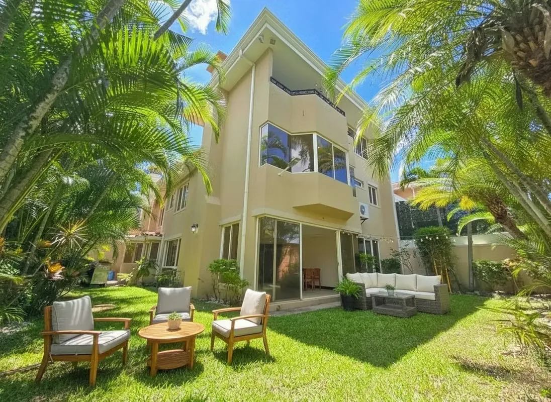 Jaboncillos Escazú! Condo de 523 m2 con 6 habit. + de servicio y jardín