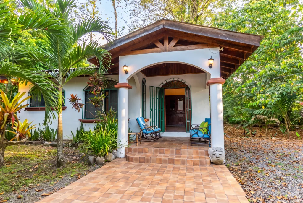 Ola Playa Negra - Beach House with Expansion Potential