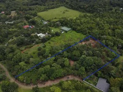 Terreno de primera categoría en Villa Nueva: ideal para desarrollo residencial o ecoturístico.