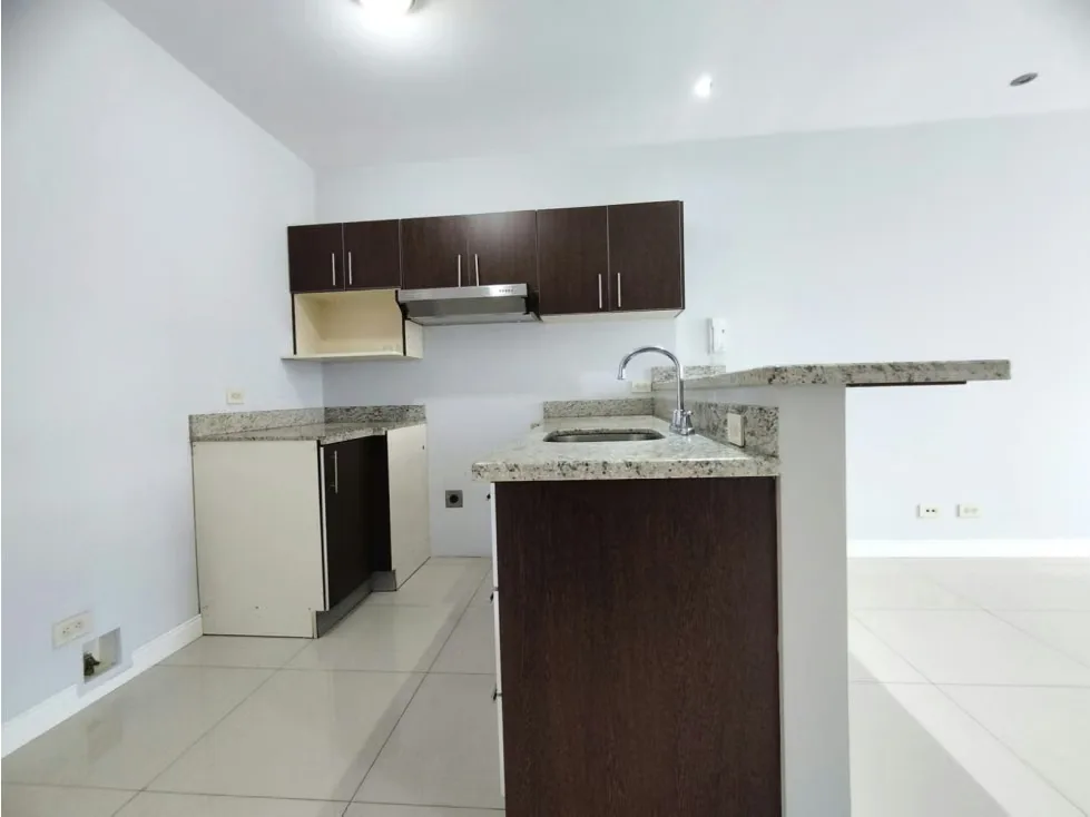 Cuenta con: Amplia sala comerdor, cocina integral, cuarto de pilar grande, 1 habitación espaciosa con closet, 1 ..., photo 3