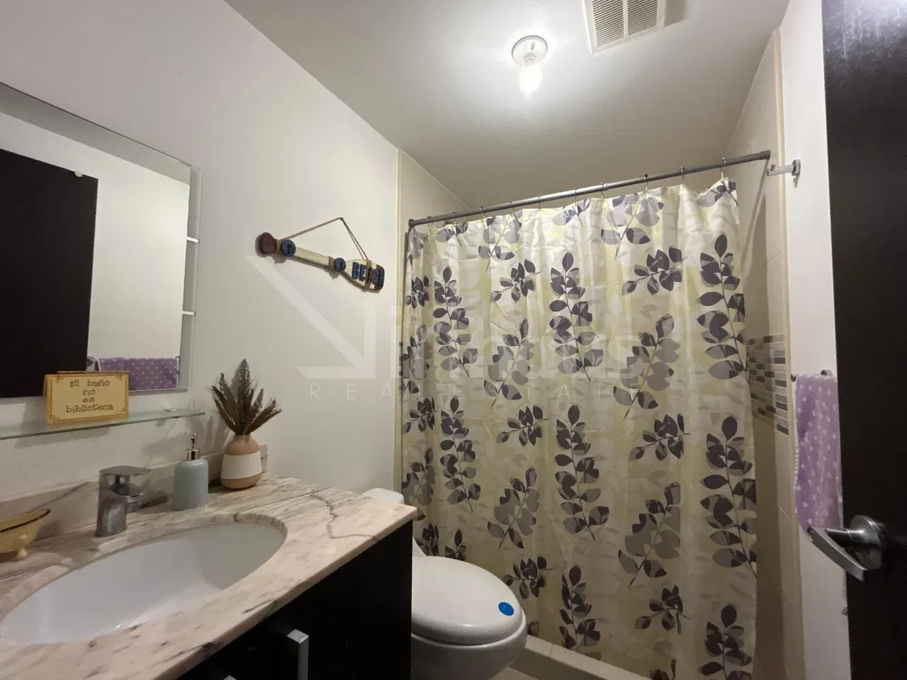 Se vende apartamento en primera planta con terraza. Cuenta con 101 metros cuadrados distribuidos en cocina, sala y comedor integrado., photo 12