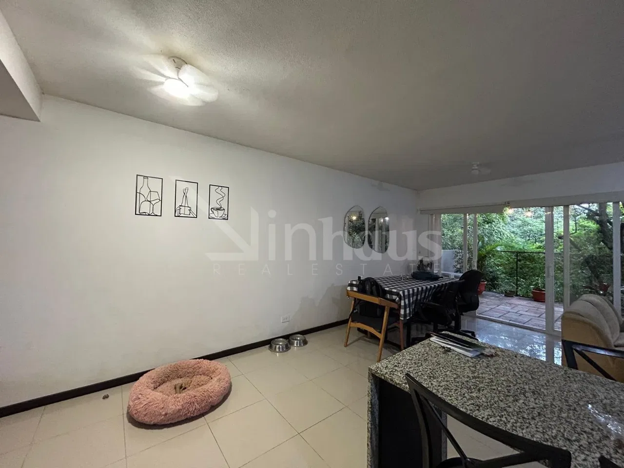 Se vende apartamento en primera planta con terraza. Cuenta con 101 metros cuadrados distribuidos en cocina, sala y comedor integrado., photo 7