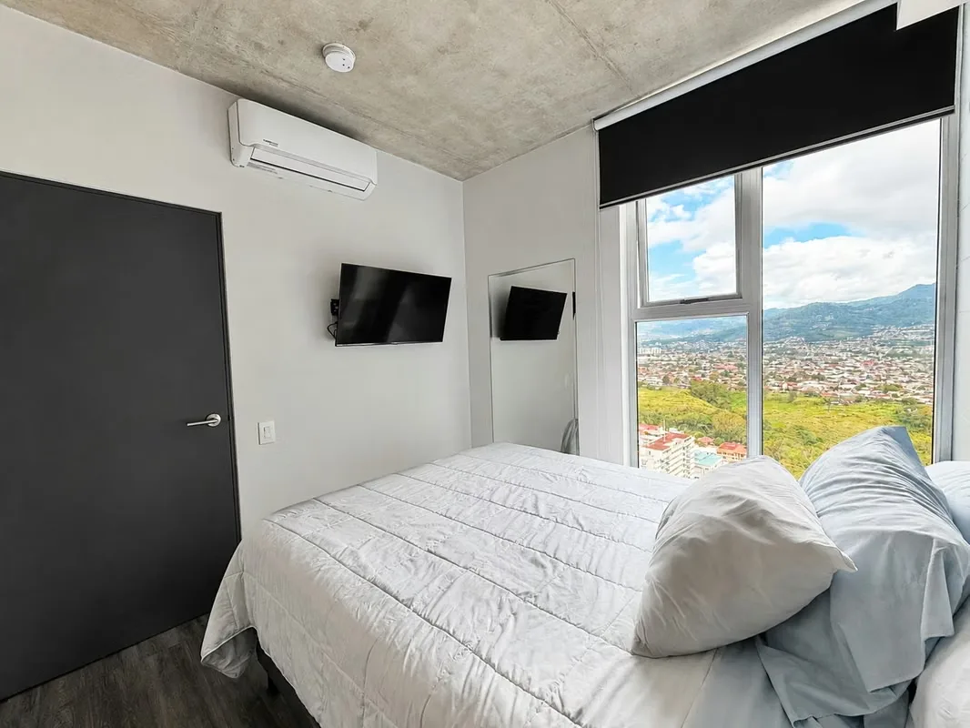Fully furnished apartment, located on the top floor of Secret Sabana. An excellent choice for those looking for comfort, strategic ...