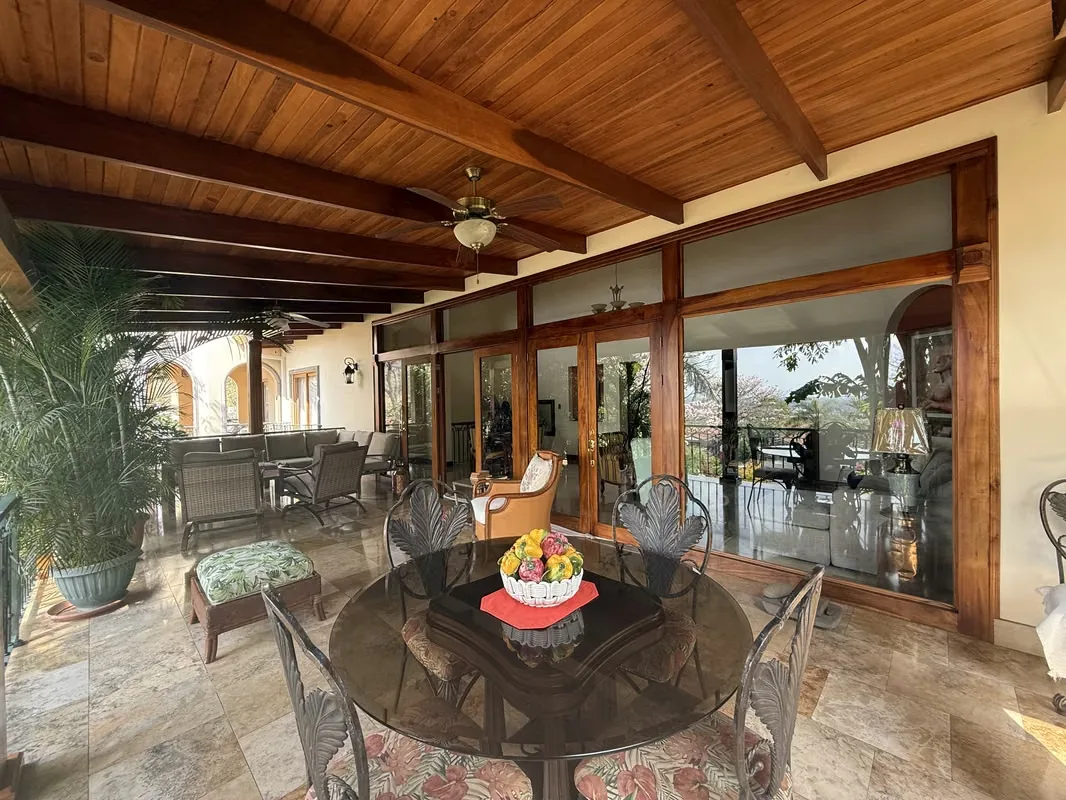 House with a nice garden for sale, photo 3
