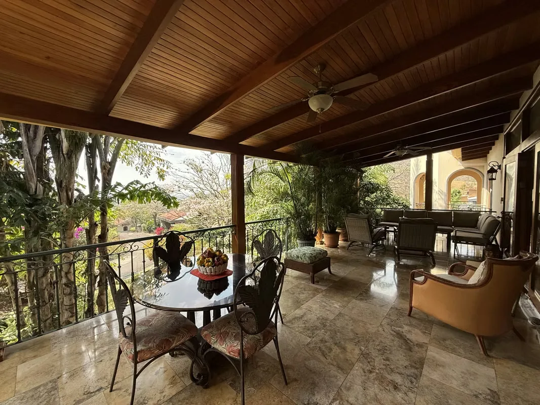 House with a nice garden for sale, photo 4